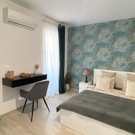 La Vie Est Belle Apartman Bukarest Kültér fotó