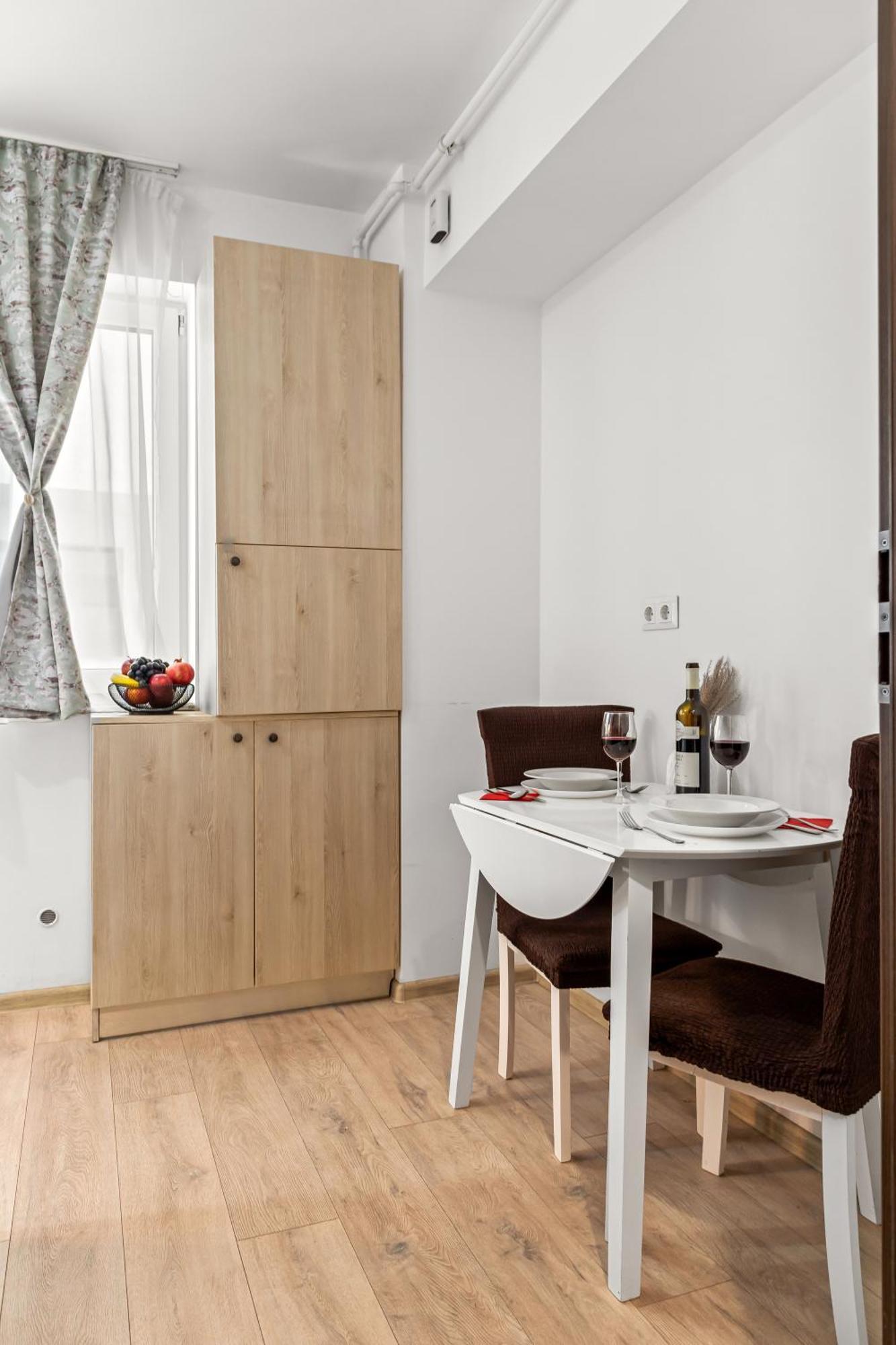 La Vie Est Belle Apartman Bukarest Kültér fotó